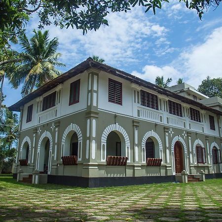 Lake County Heritage Home Kochi Exterior foto