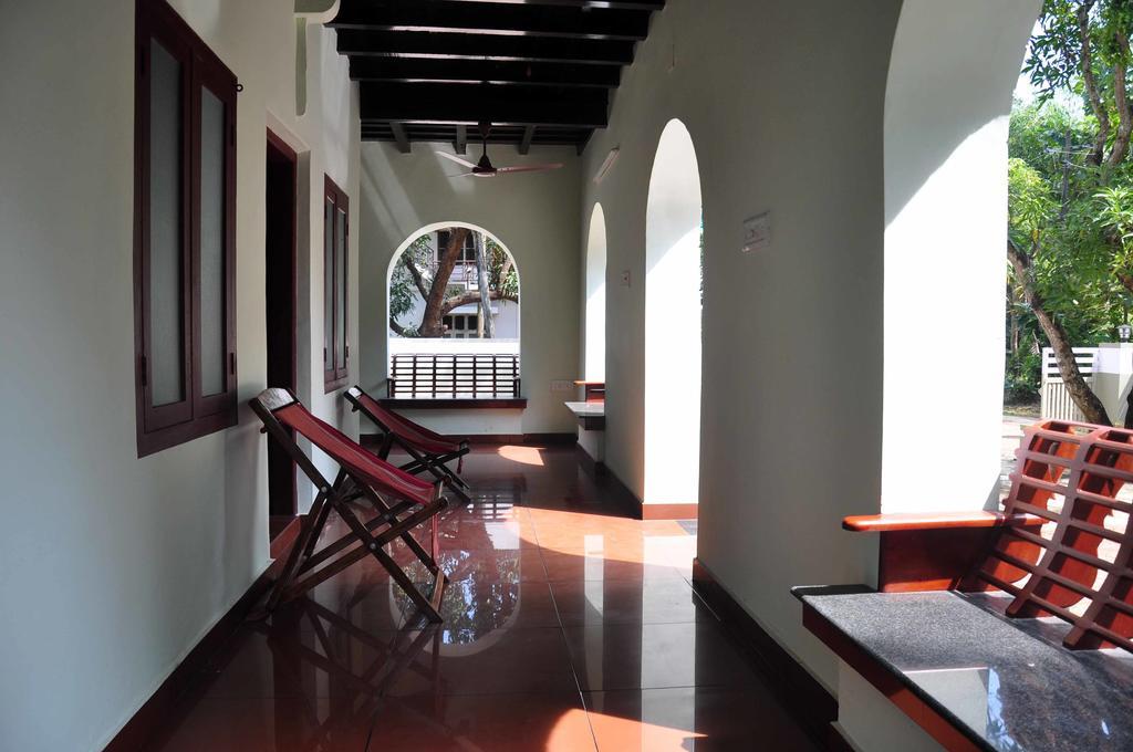 Lake County Heritage Home Kochi Exterior foto