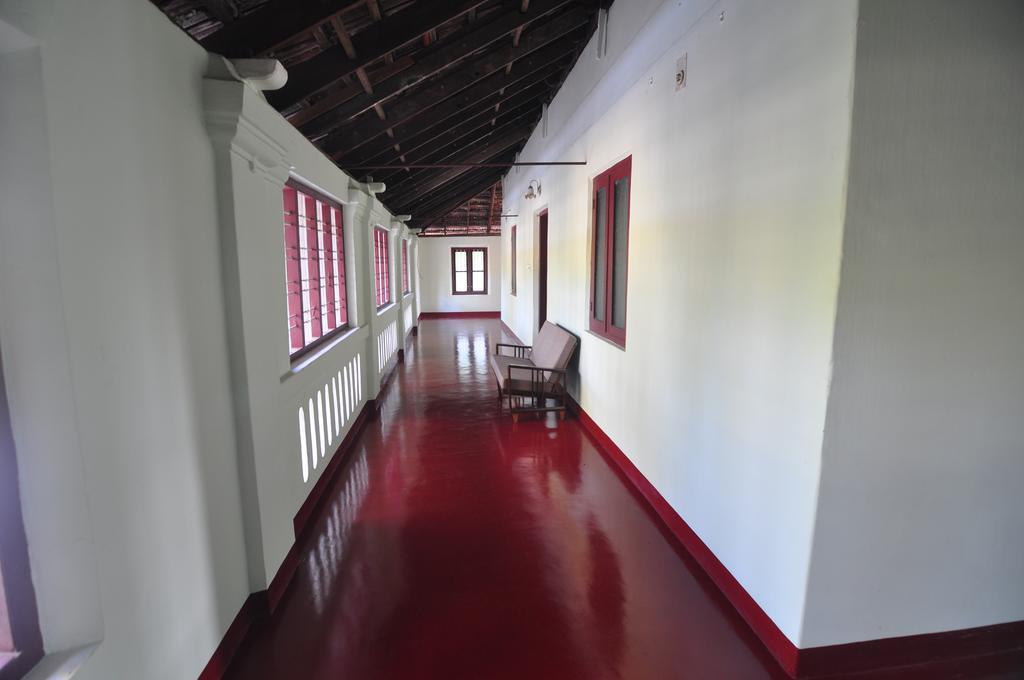 Lake County Heritage Home Kochi Exterior foto