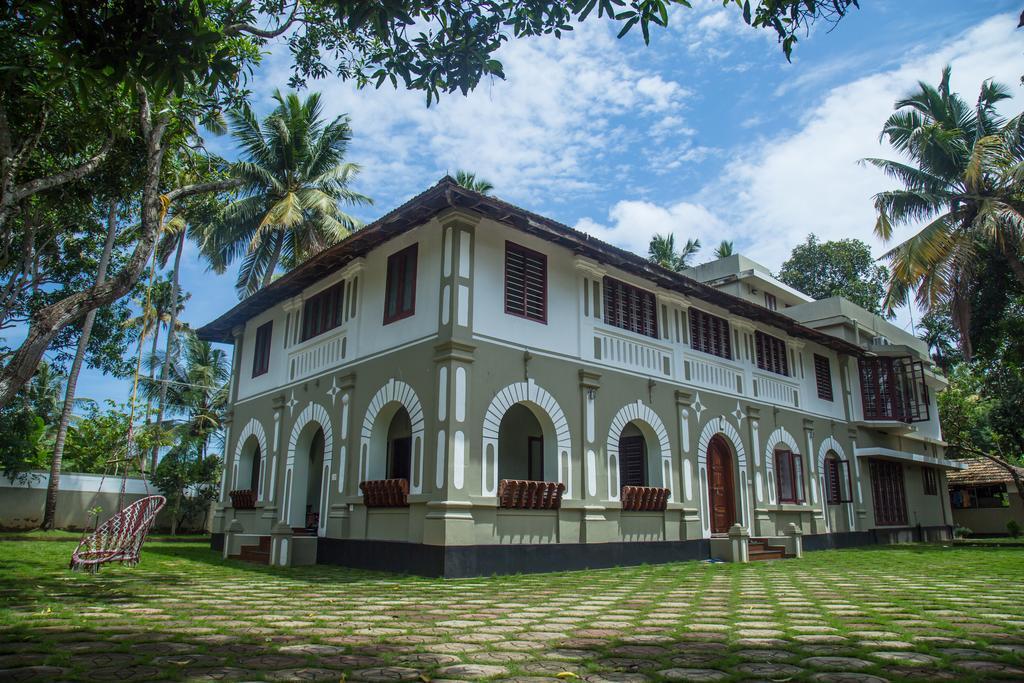 Lake County Heritage Home Kochi Exterior foto