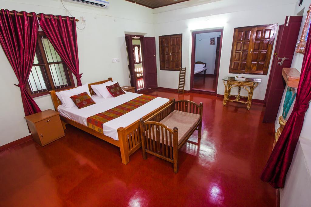 Lake County Heritage Home Kochi Exterior foto