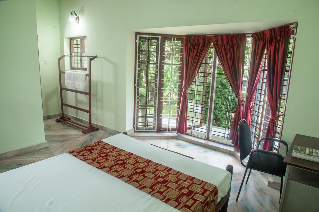 Lake County Heritage Home Kochi Exterior foto