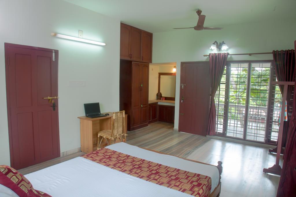 Lake County Heritage Home Kochi Exterior foto